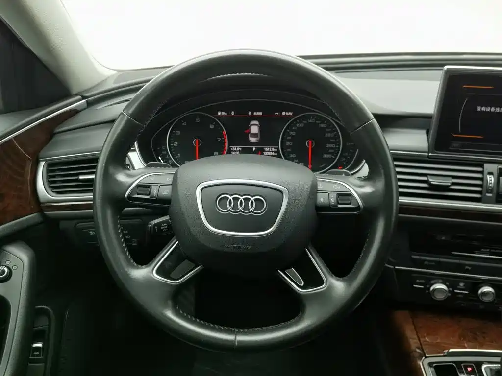 Фото 11 - Audi A6L