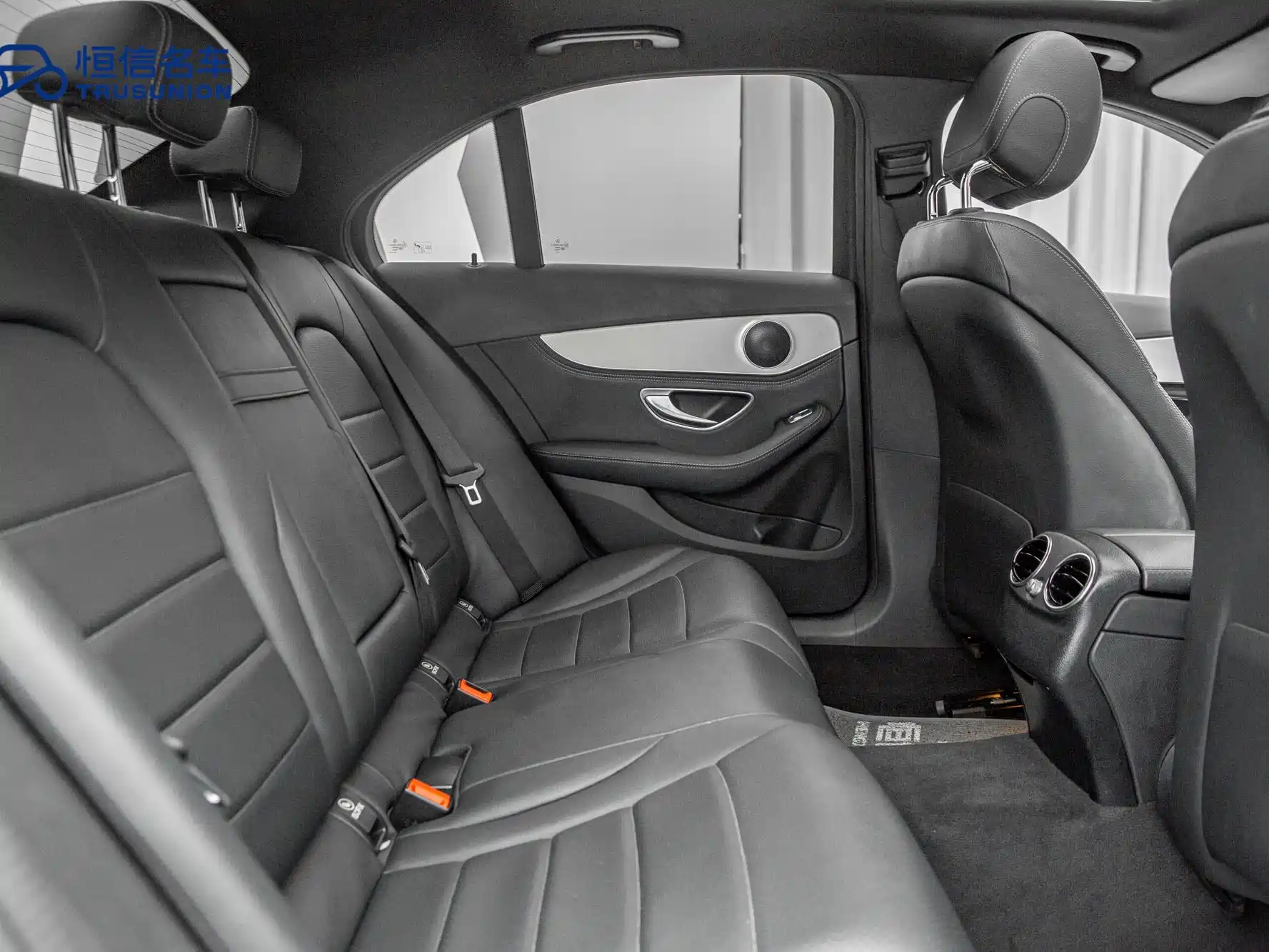 Фото 19 - Mercedes-Benz C-Class