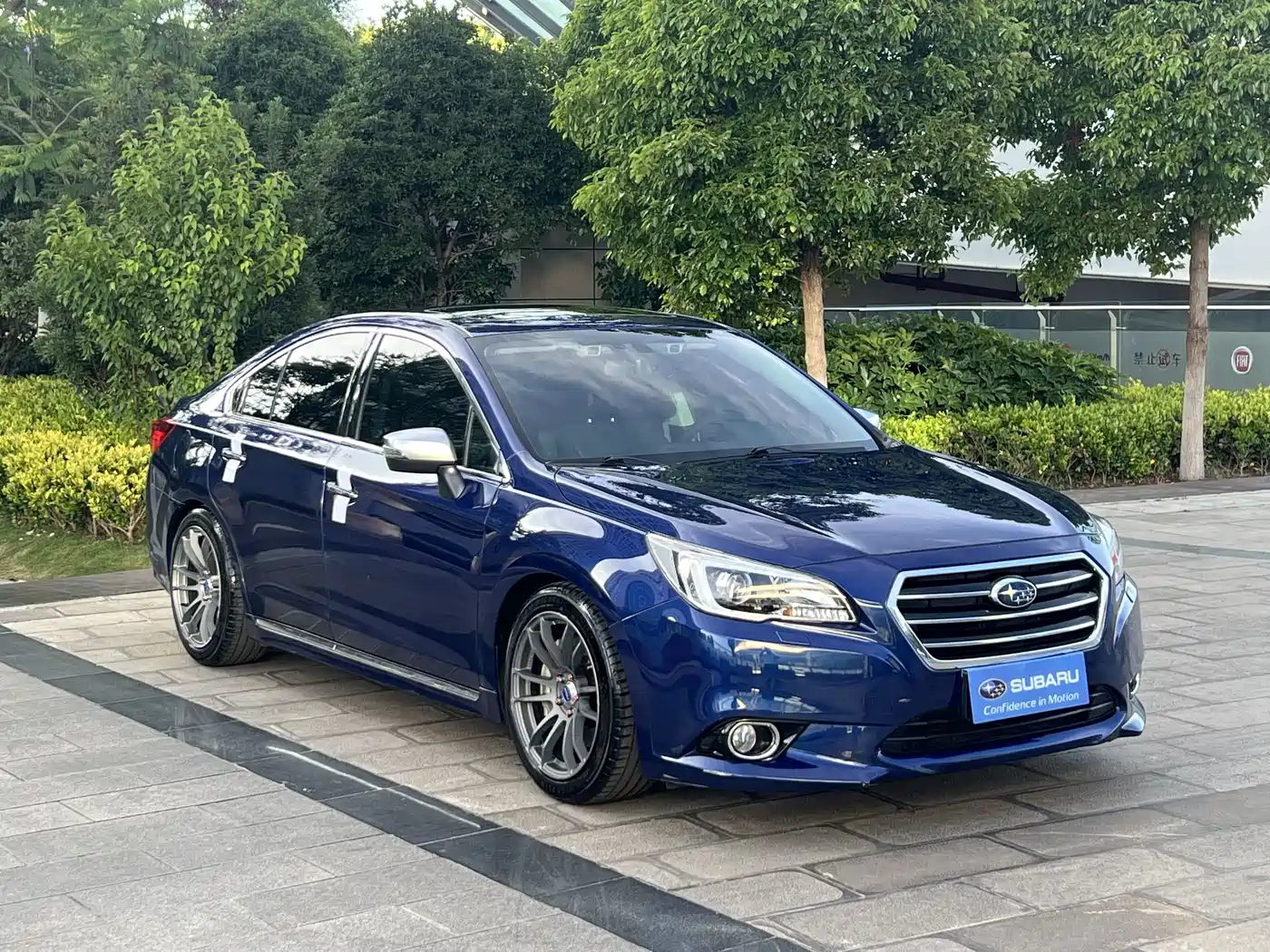 Subaru Legacy 2017 2.5i AWD Glory Edition EyeSight фото 3