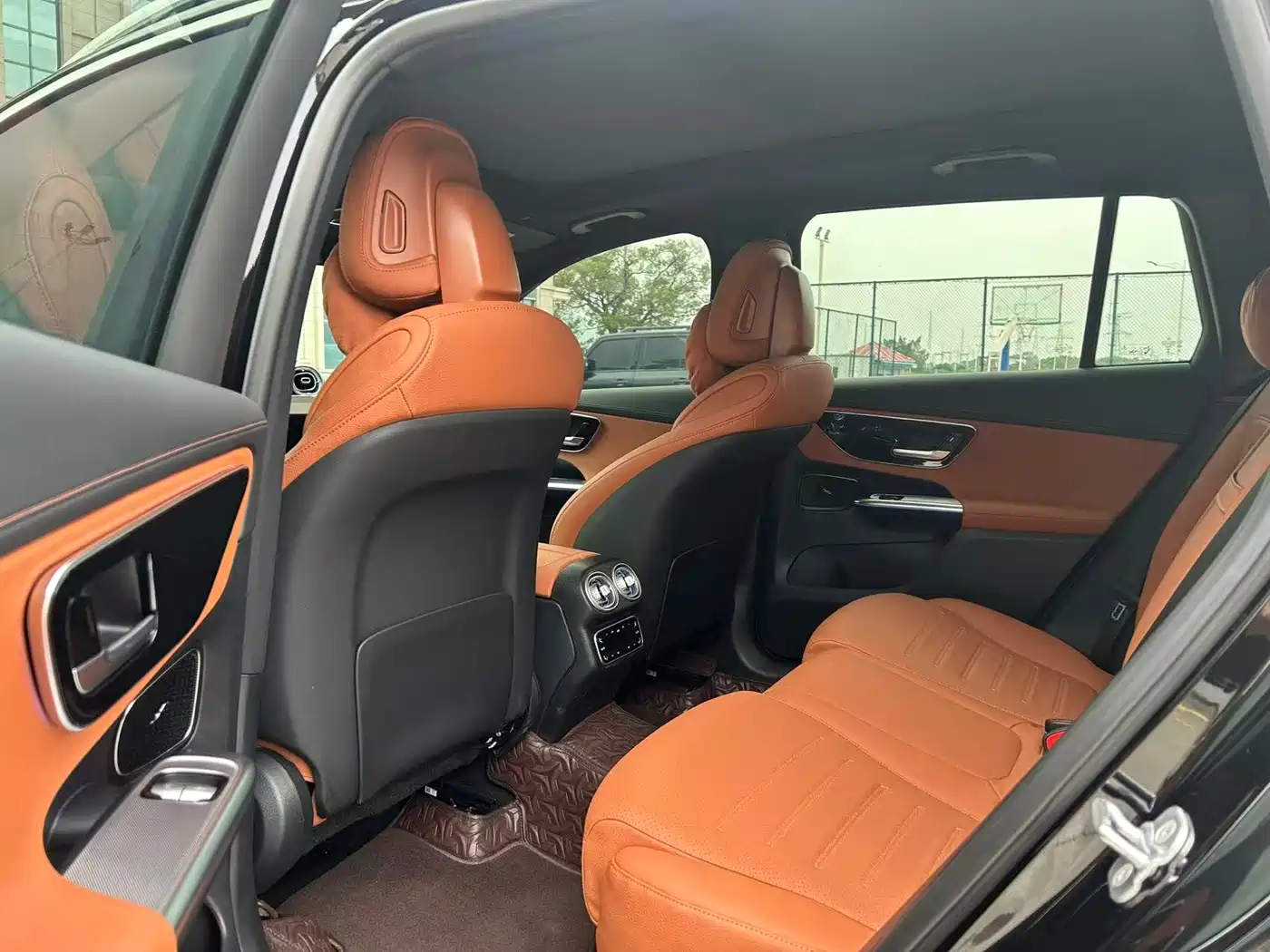 Mercedes-Benz GLC 2025 Facelift GLC 260 L 4MATIC Luxury фото 6