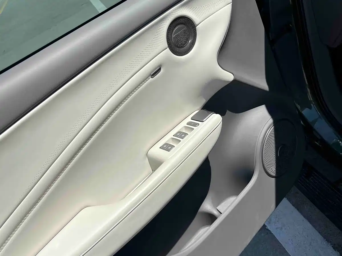 Hongqi HS6 PHEV 2026 2026 Model 220 Intelligent Hybrid Edition