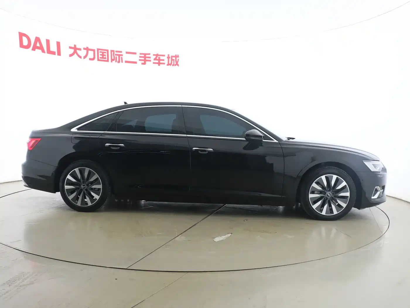 Audi A6L 2023 Facelift 45 TFSI Premium Elegance фото 16