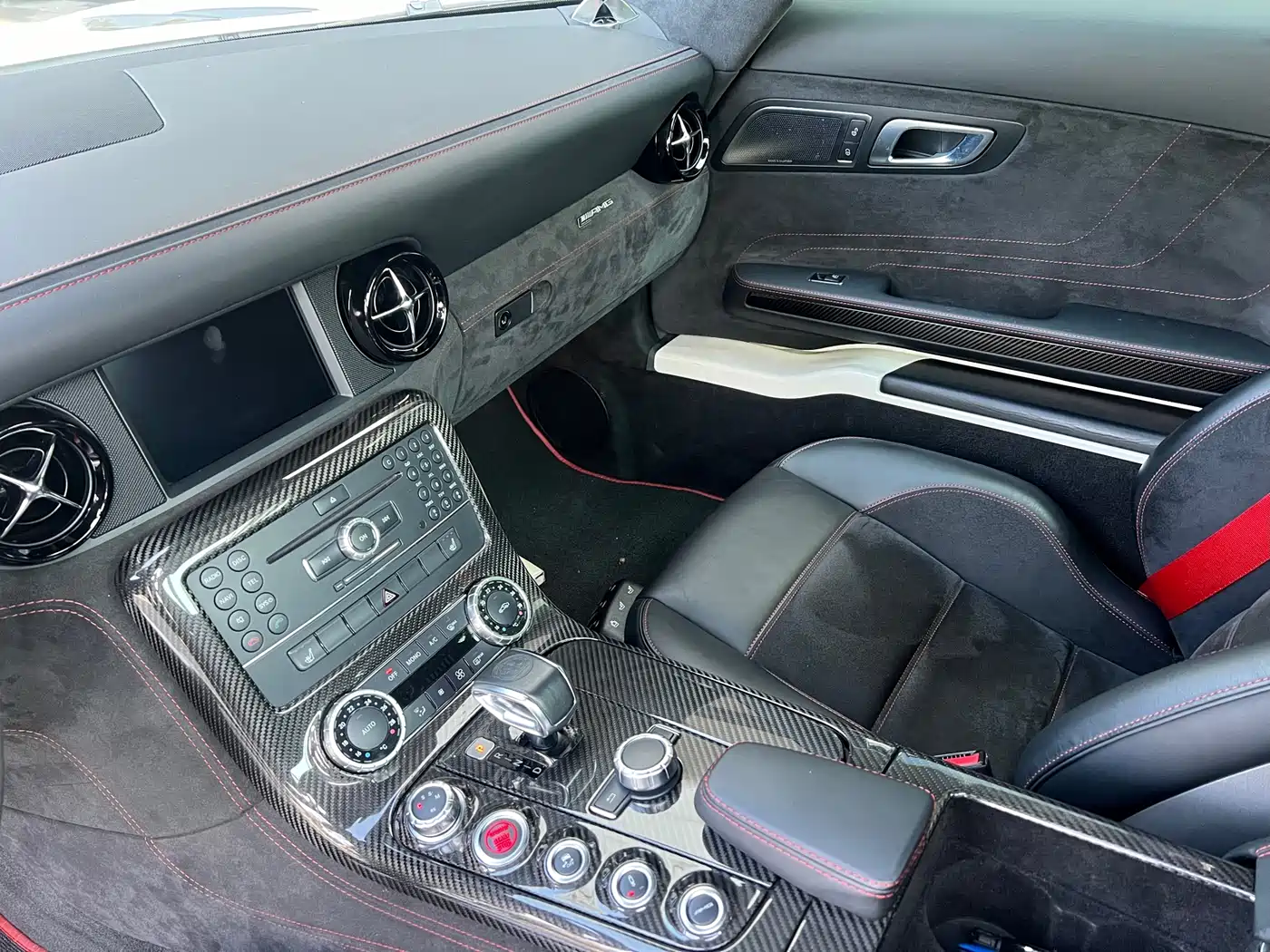 Mercedes-Benz SLS AMG 2014 Model SLS AMG Black Series фото 7
