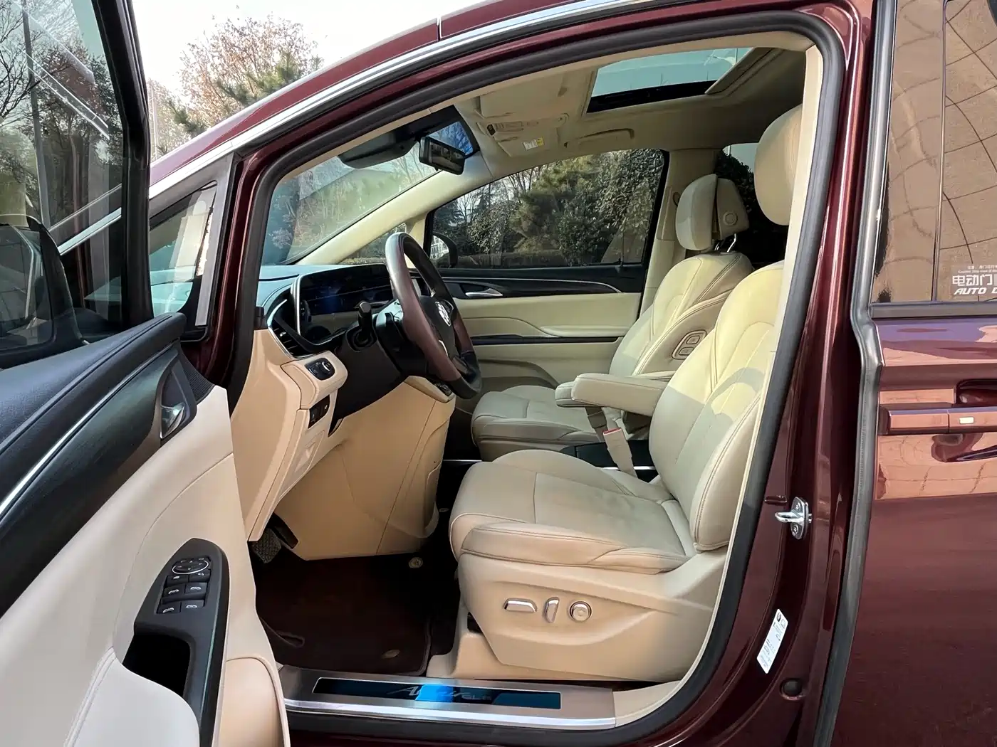 Buick GL8 2023 ES Landmaster Exclusive фото 13