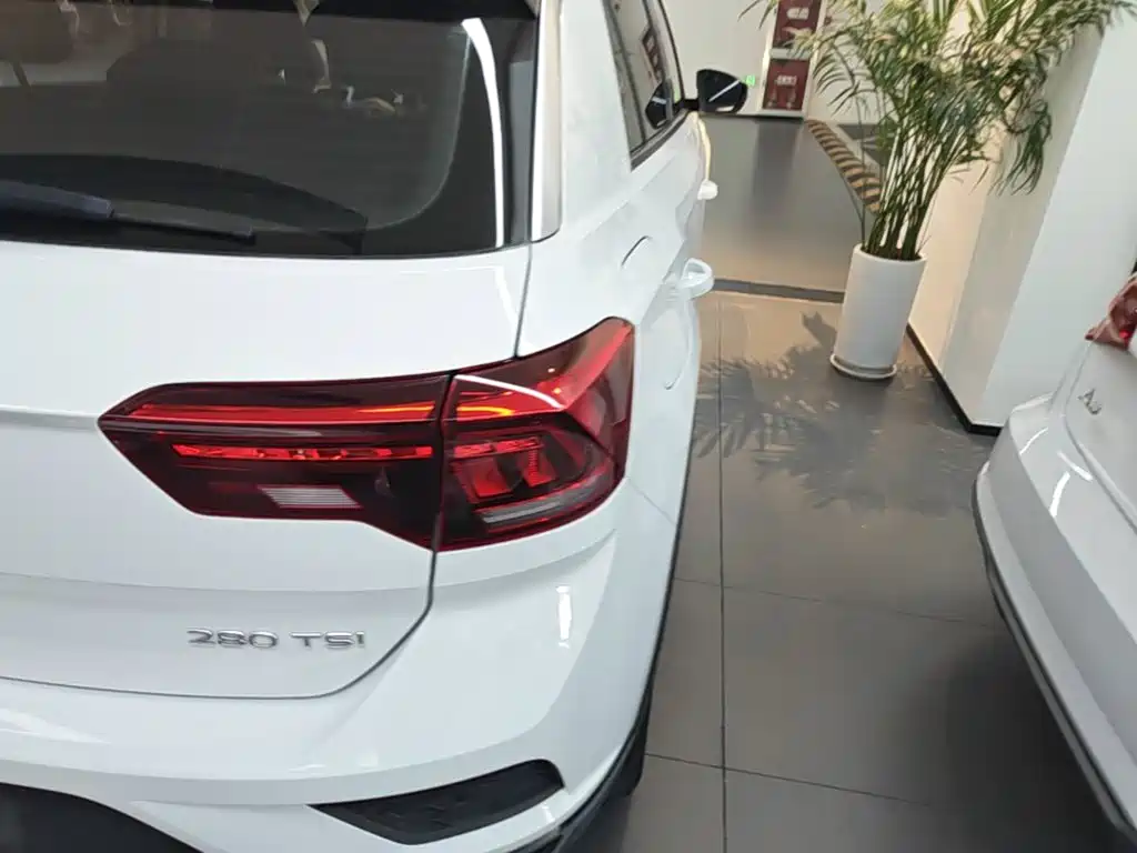 Volkswagen T-Roc, миниатюра 8