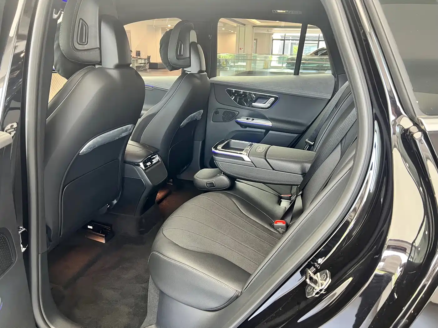 Mercedes-Benz EQE SUV 2024 500 4MATIC Pioneer Edition фото 8