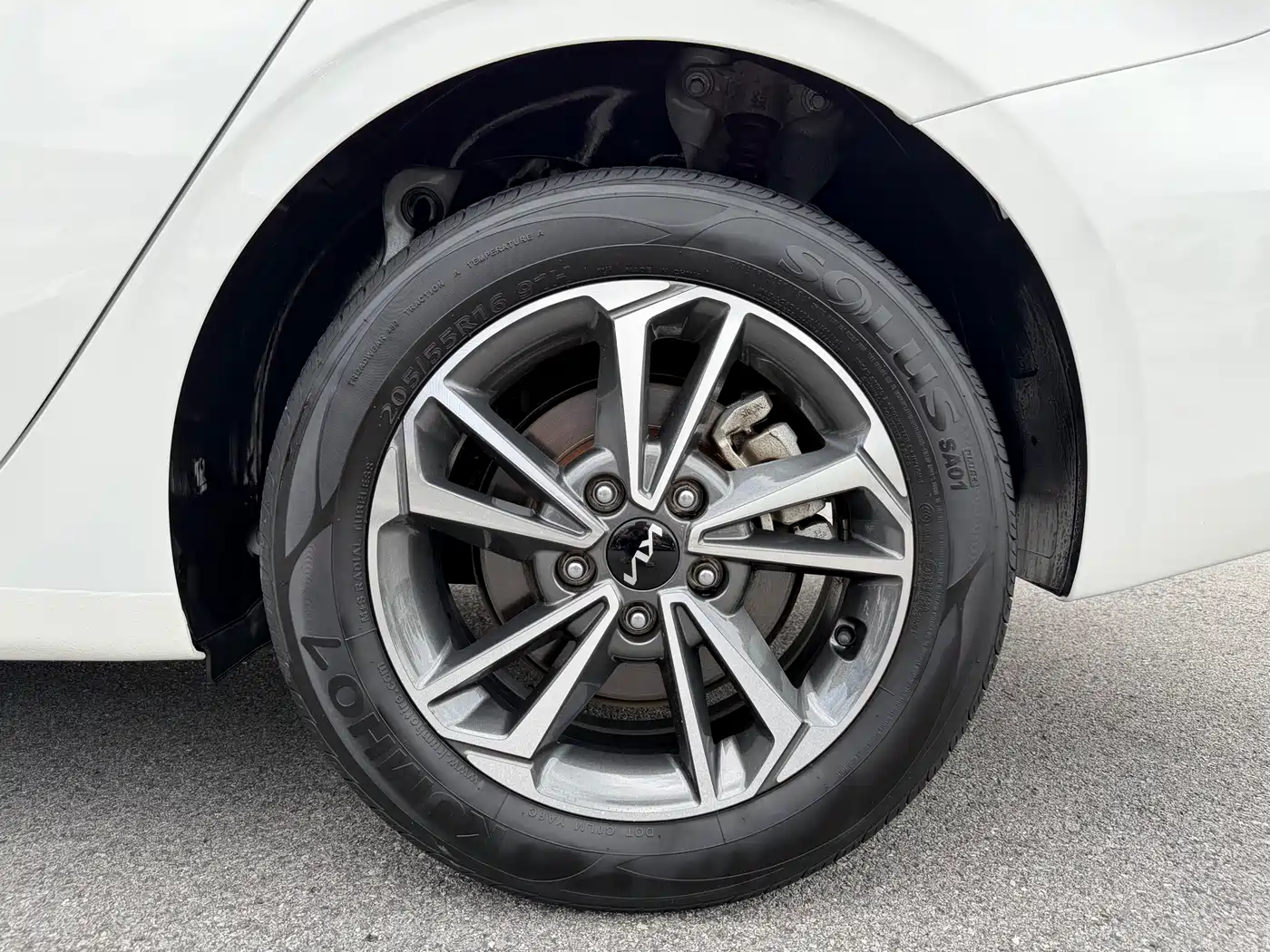 Kia K3 2023 Model 1.5L CVT Luxury Edition фото 25