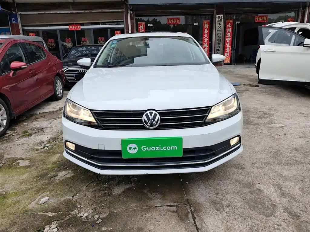 Volkswagen Sagitar 2018 1.6L Automatic Comfort фото 3