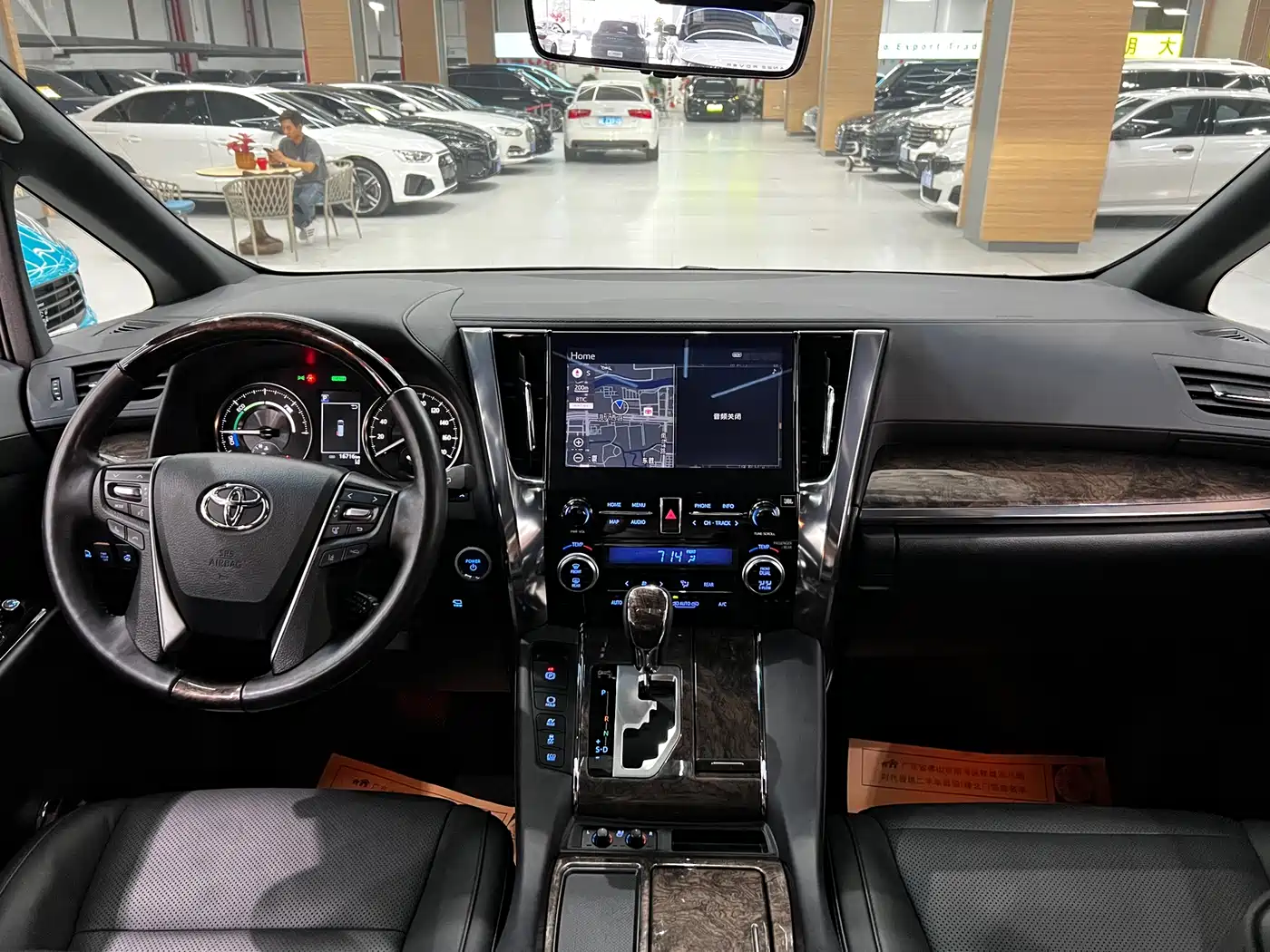 Toyota Vellfire 2021 Crown Hybrid 2.5L HV Supreme Edition фото 6