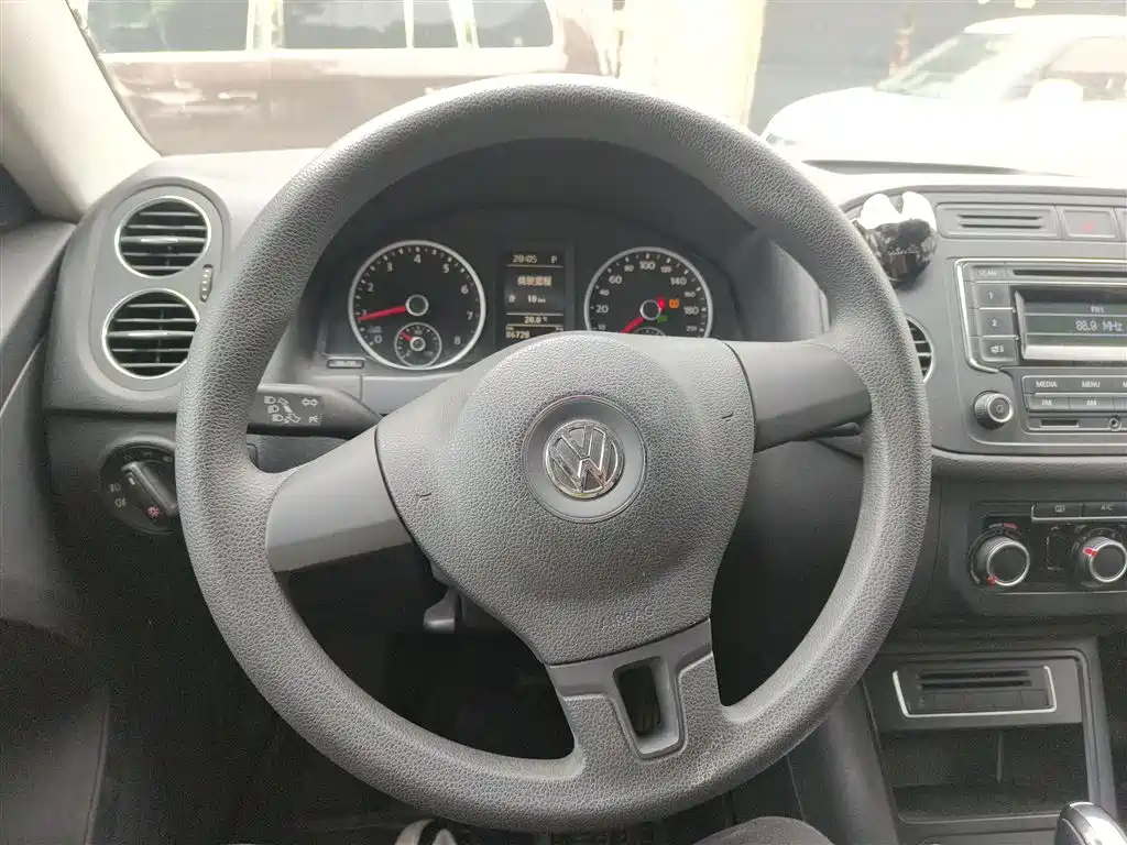 Volkswagen Tiguan 2013 1.8TSI Auto 2WD Trend Edition фото 11