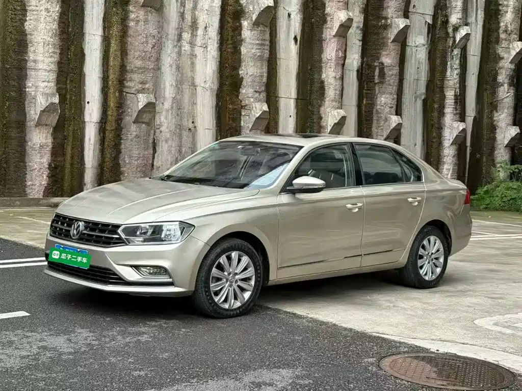 Volkswagen Bora 2017 1.6L Manual Comfort Edition фото 2