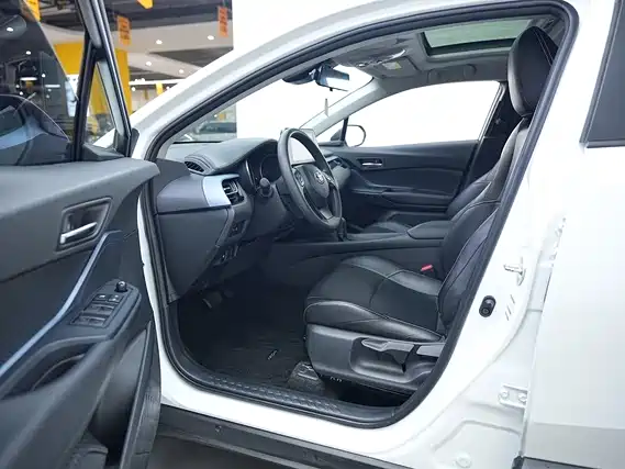Toyota IZOA 2021 2.0L Yixiang Edition фото 11