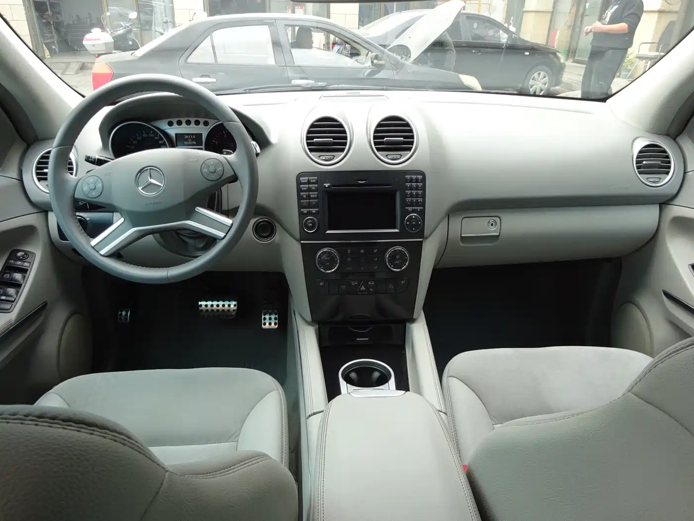 Mercedes-Benz M-Class 2010 ML 300 4MATIC фото 13