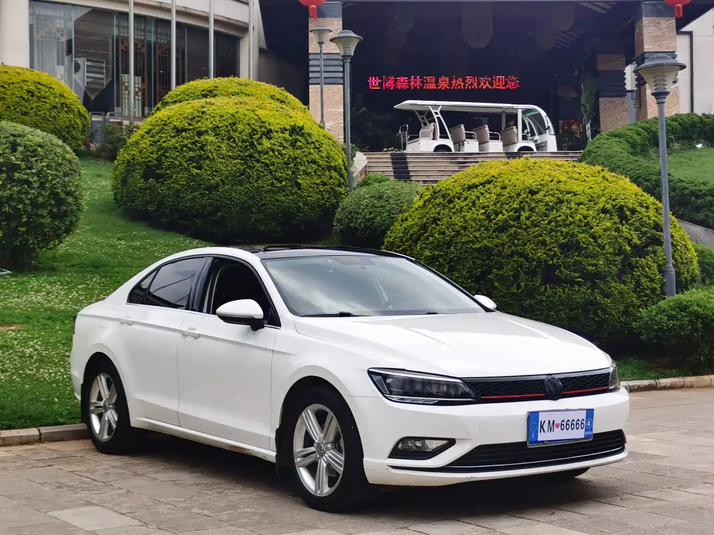 Volkswagen Lamando 2017 280TSI DSG Comfort Edition фото 3