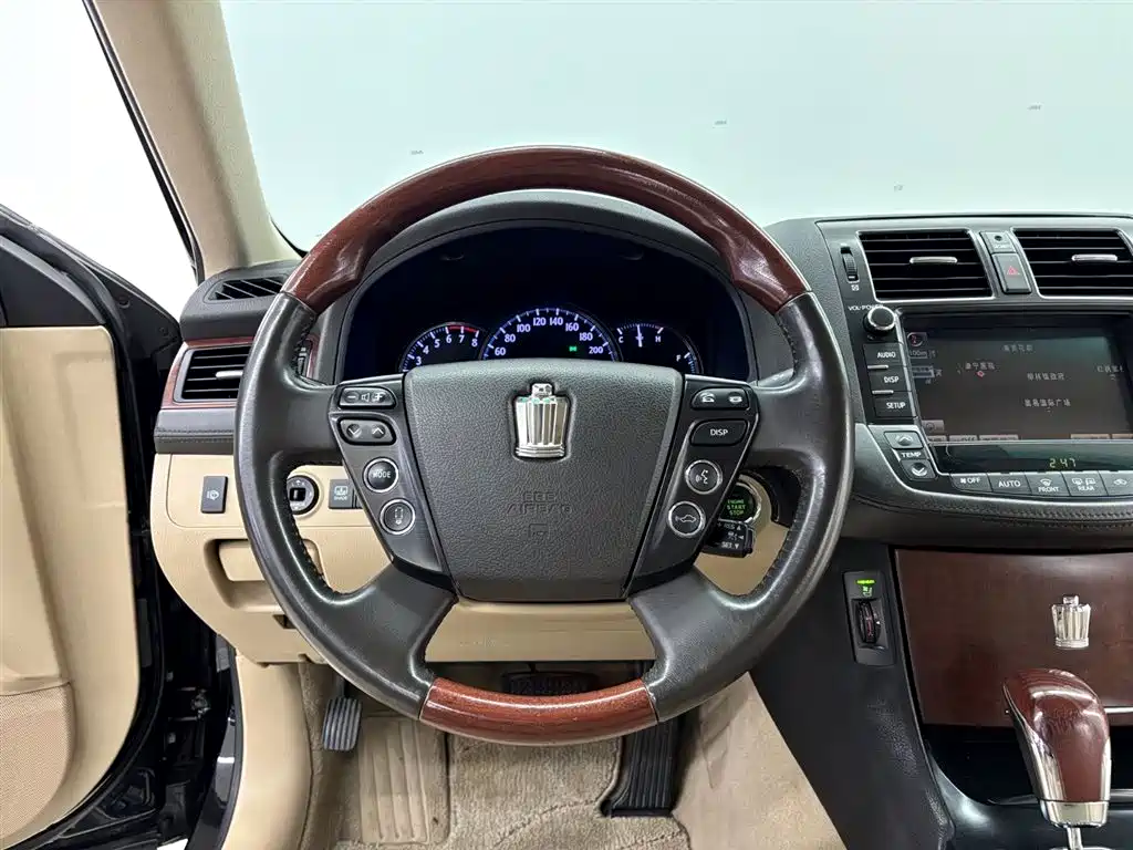 Toyota Crown 2010 4.3L Royal Saloon VIP фото 16