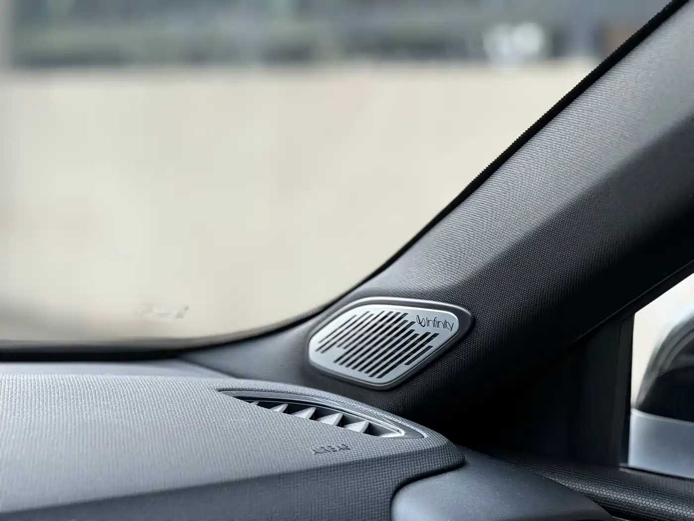 Lynk & Co 03 2021 2.0TD Auto Jin Champion Edition фото 18
