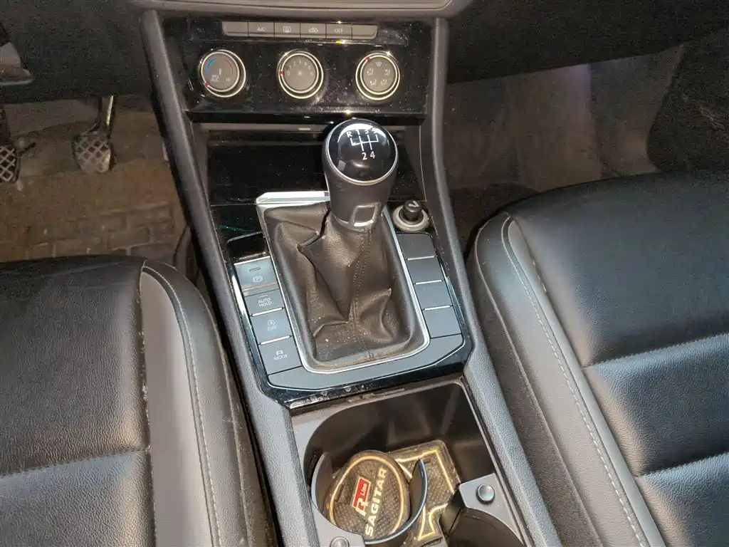 Volkswagen Sagitar 2019 200TSI Manual Comfort Edition China VI фото 14