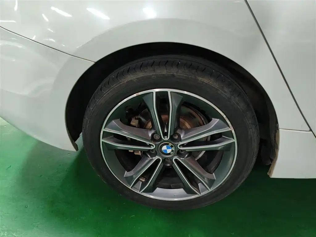 BMW 1 Series 2017 118i Sport фото 20