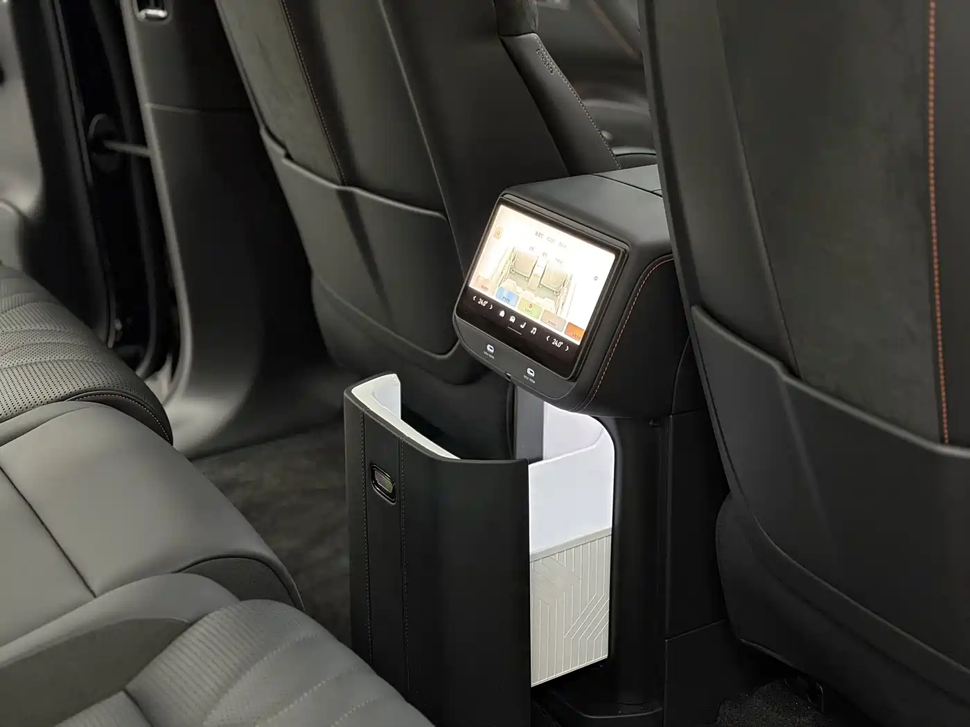 ZEEKR 8X 2026 2026 Model Dark Edition 5-Seater