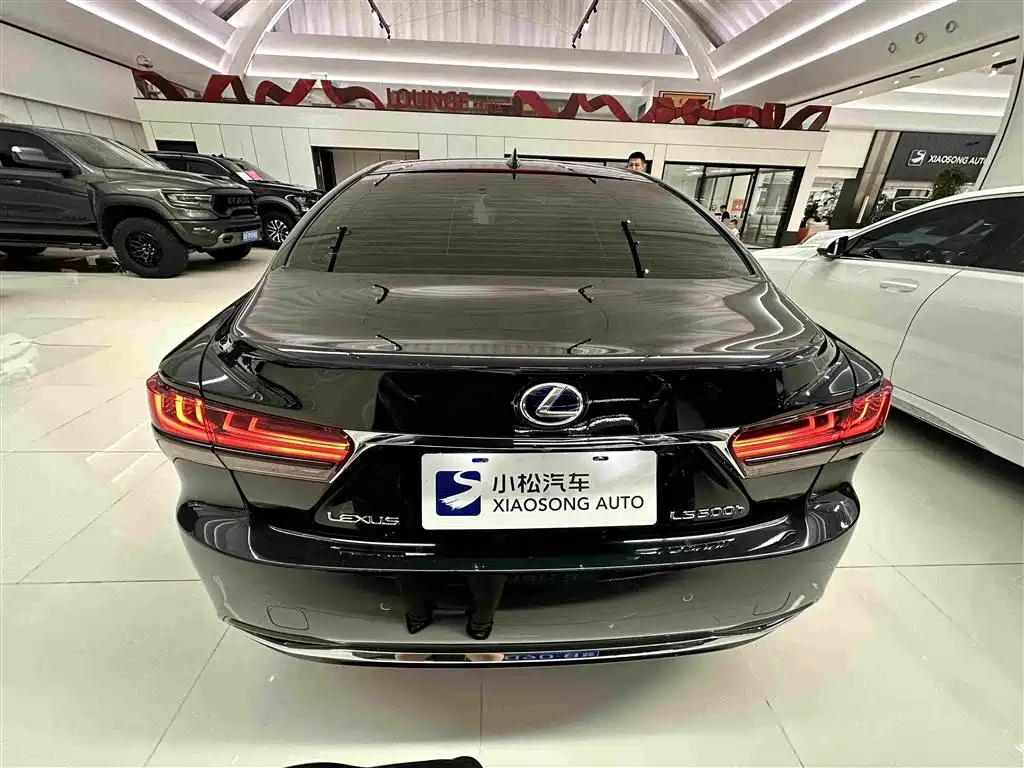 2022 Lexus LS