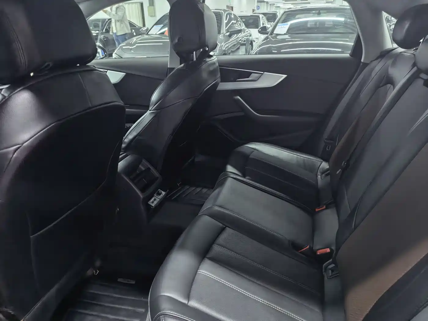 Audi A4L 2022 40 TFSI Fashion Dynamic фото 9