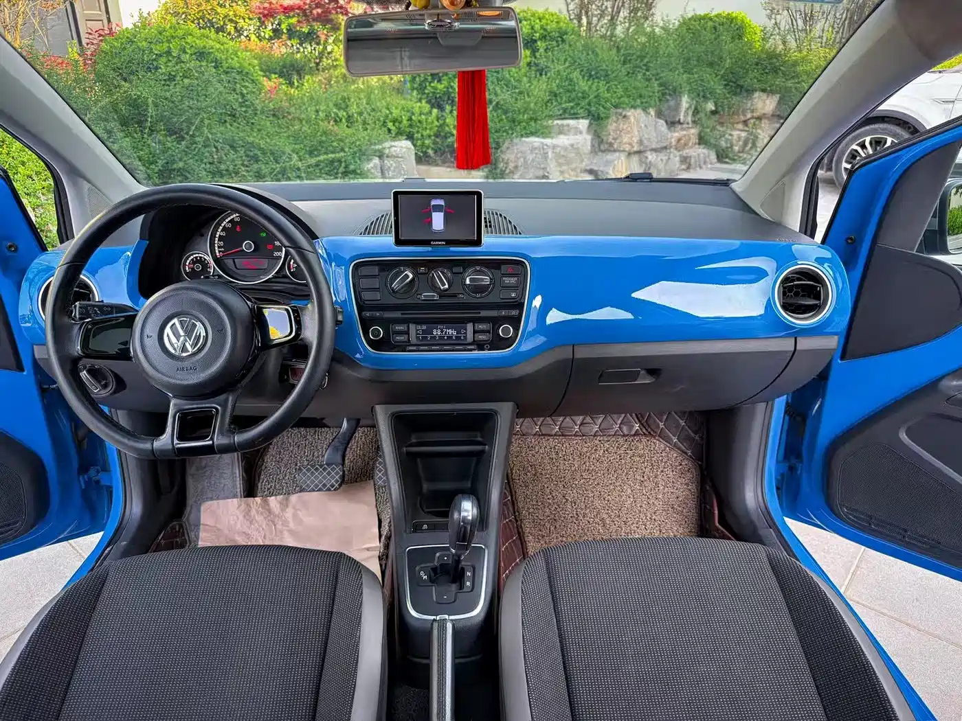 Volkswagen up! 2015 1.0L high up! фото 5