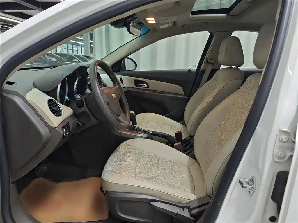 Chevrolet Cruze 2015 1.5L Classic SE AT фото 12