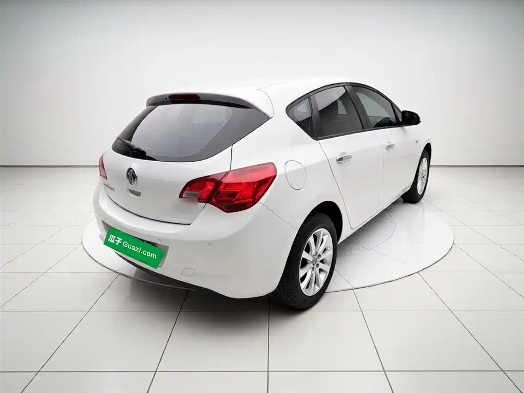 Buick Excelle 2014 XT 1.6L Automatic Fashion фото 5