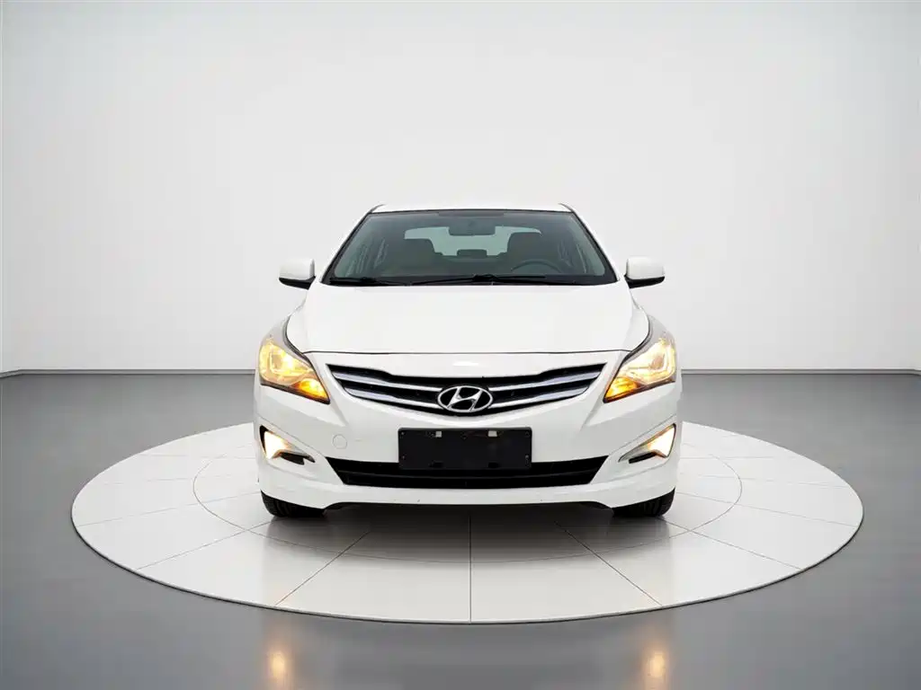 Hyundai Verna 2014 1.4L Manual Smart GLS фото 3
