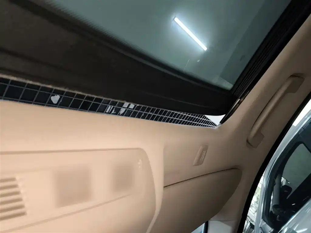 BMW 5 Series 2017 525Li Leading Edition фото 17