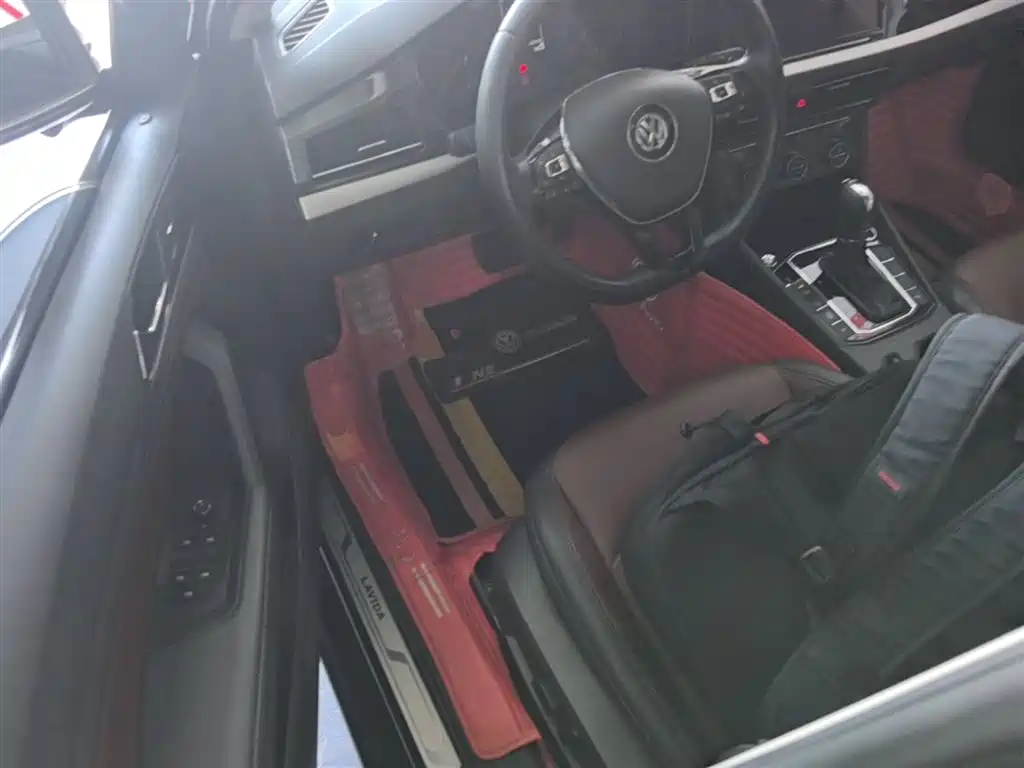 Volkswagen Lavida 2019 280TSI DSG Luxury Edition China VI фото 16