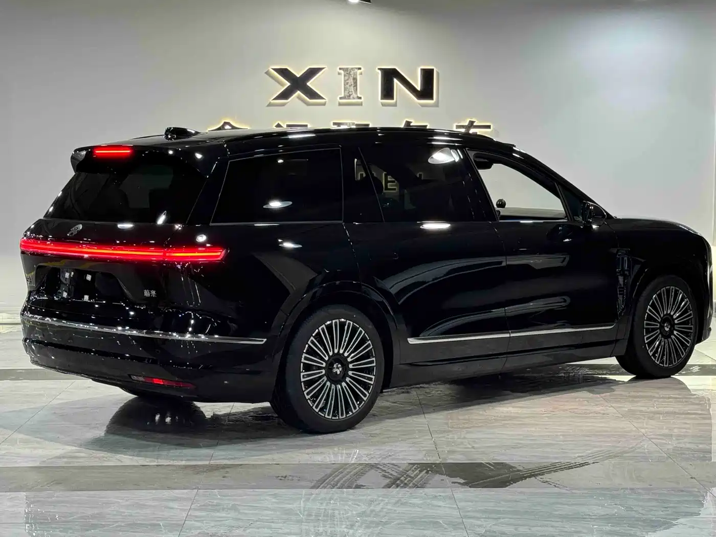 NIO ES8 2026 2025 Model 6-Seat Executive Luxury Edition