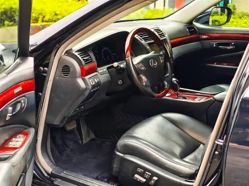 Lexus LS 2007 600hL Premium Edition фото 8