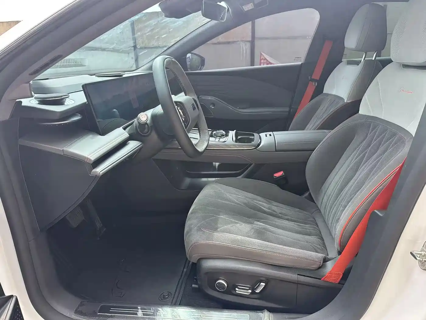 Geely Galaxy Galaxy E8 2025 2025 Model 610km Premium Edition