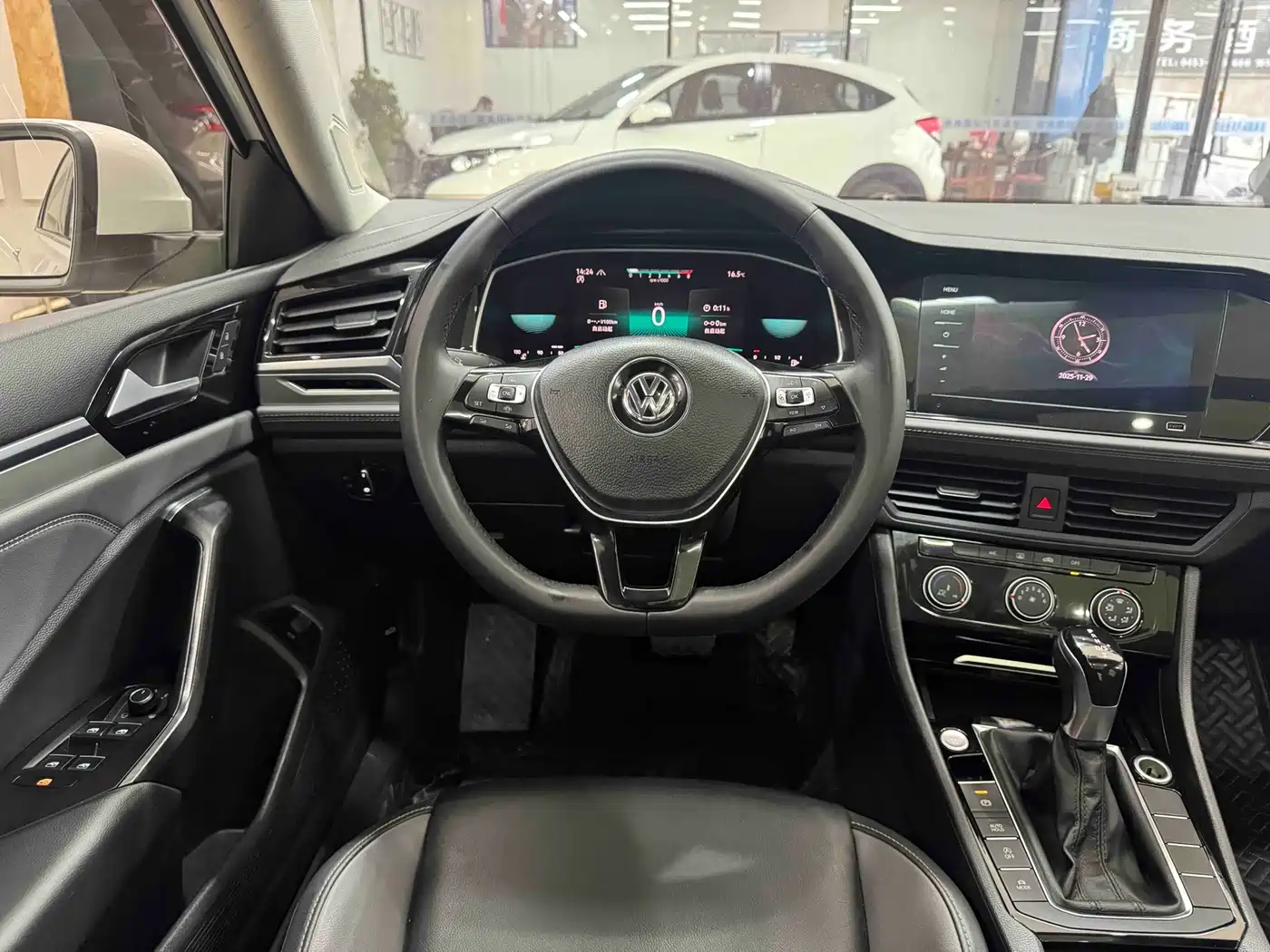 Volkswagen Sagitar 2022 280TSI DSG Surpassing Edition фото 16