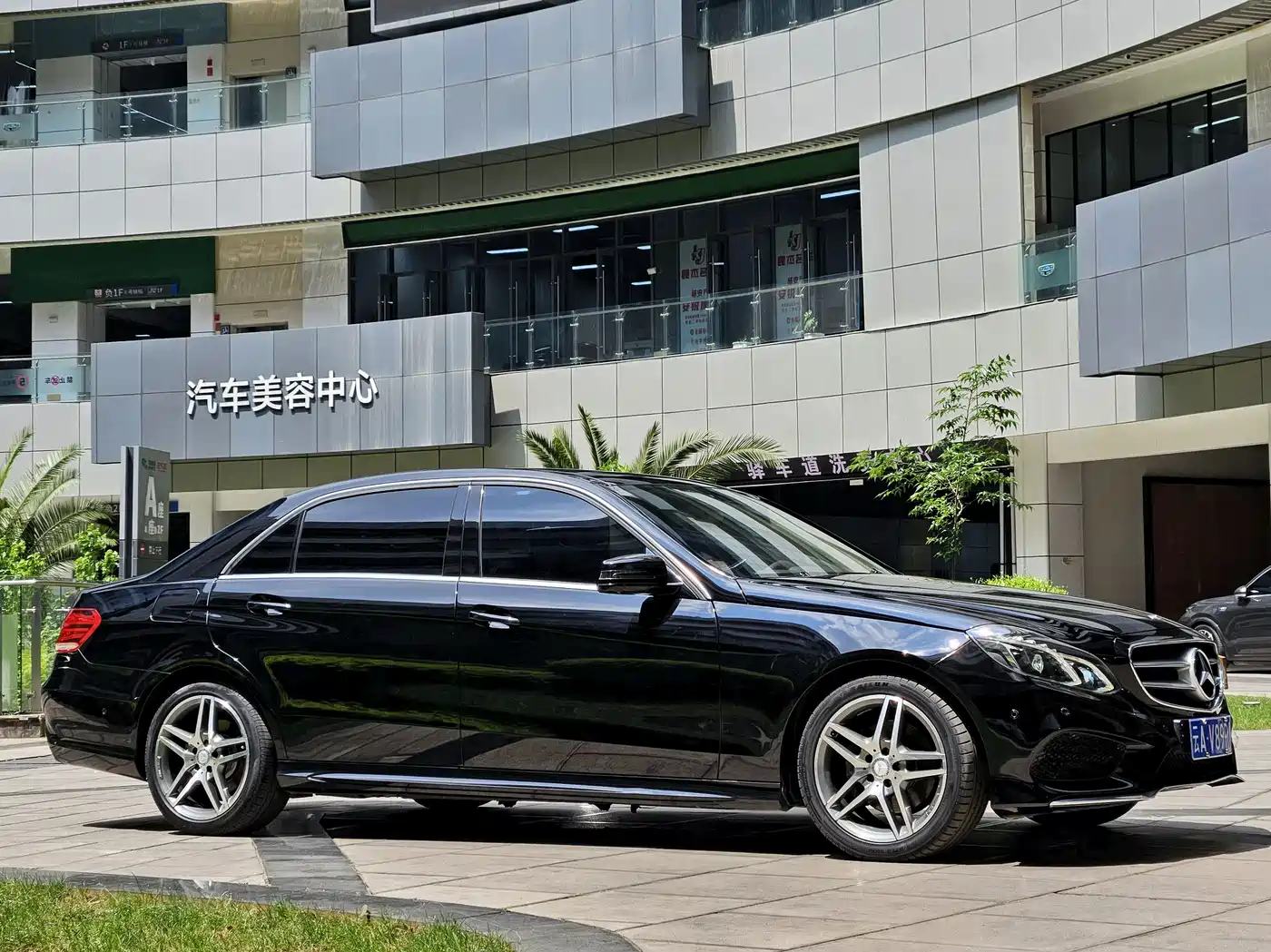 Mercedes-Benz E-Class 2014 Facelift E 260 L Sport фото 3