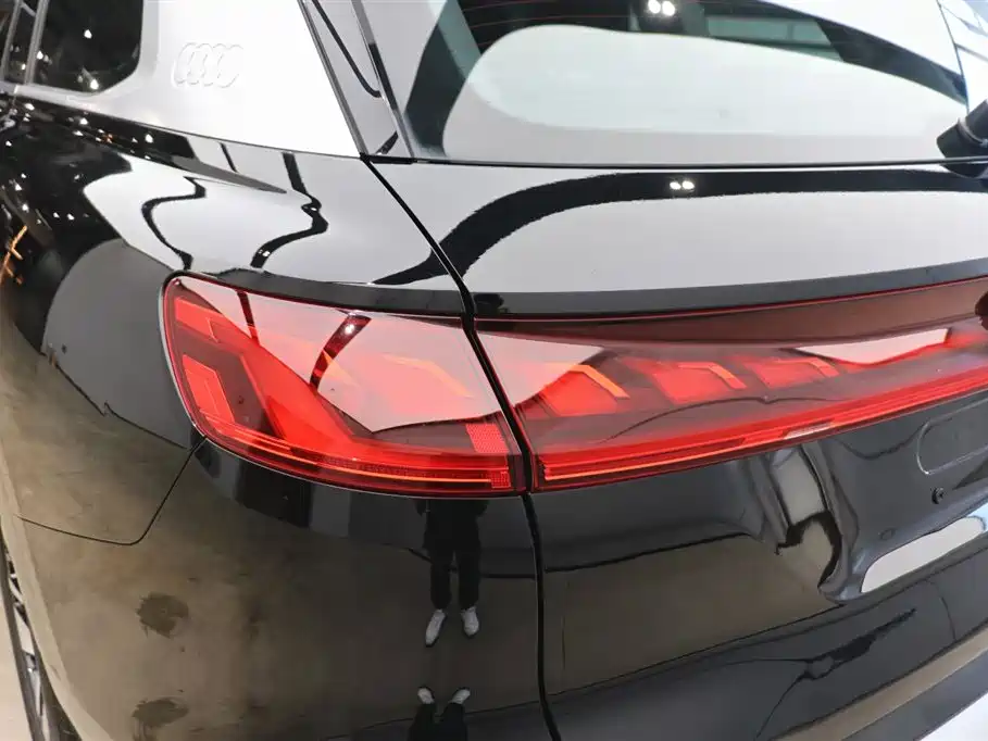 Audi Q6 2024 40 TFSI quattro Cloud View Yulin Package 7-seater фото 31
