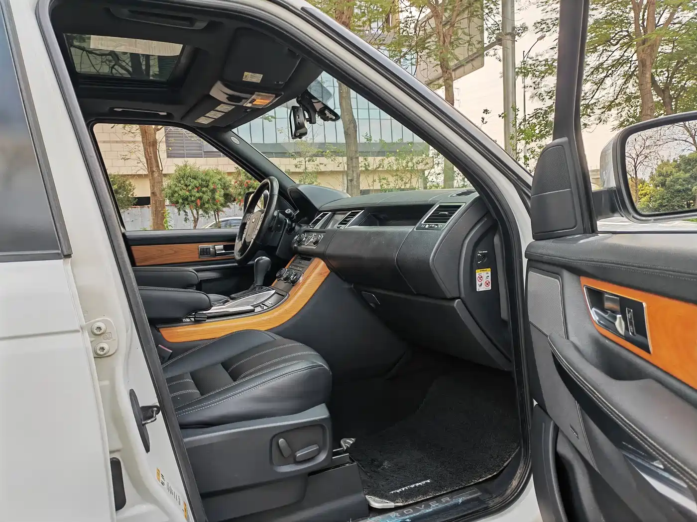 Land Rover Range Rover Sport 2012 3.0 TDV6 HSE Diesel Version фото 9