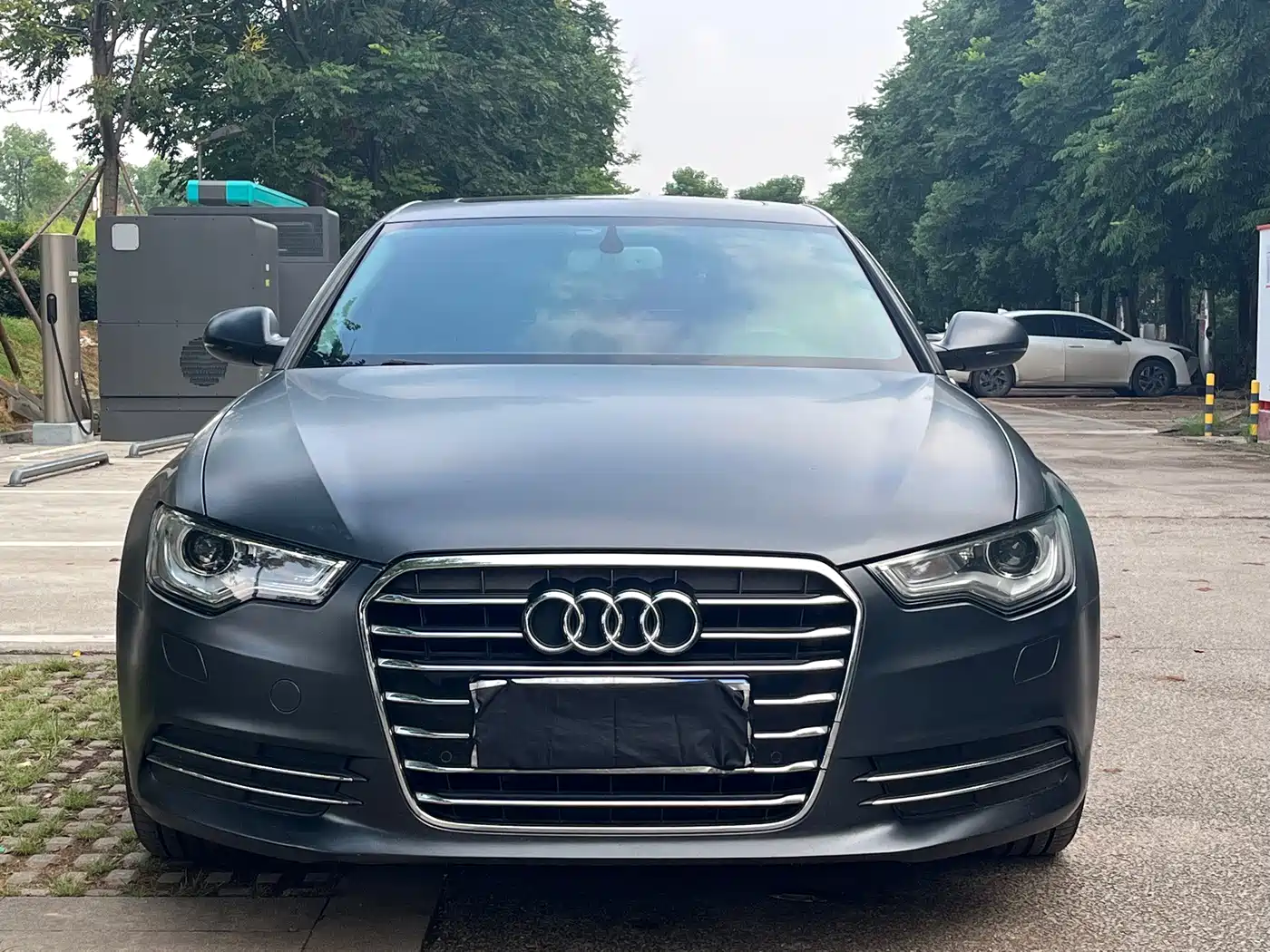 Photo 2 - Audi A6L