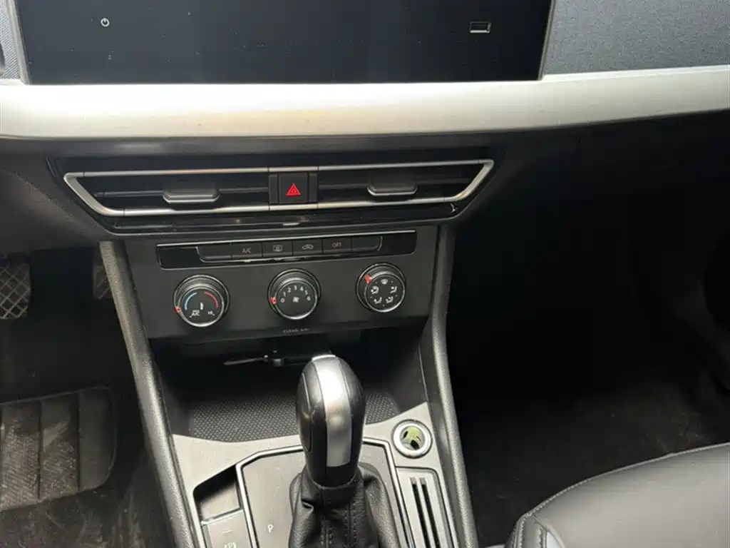 Volkswagen Lavida 2024 Model 1.5L Automatic Delight Edition фото 17