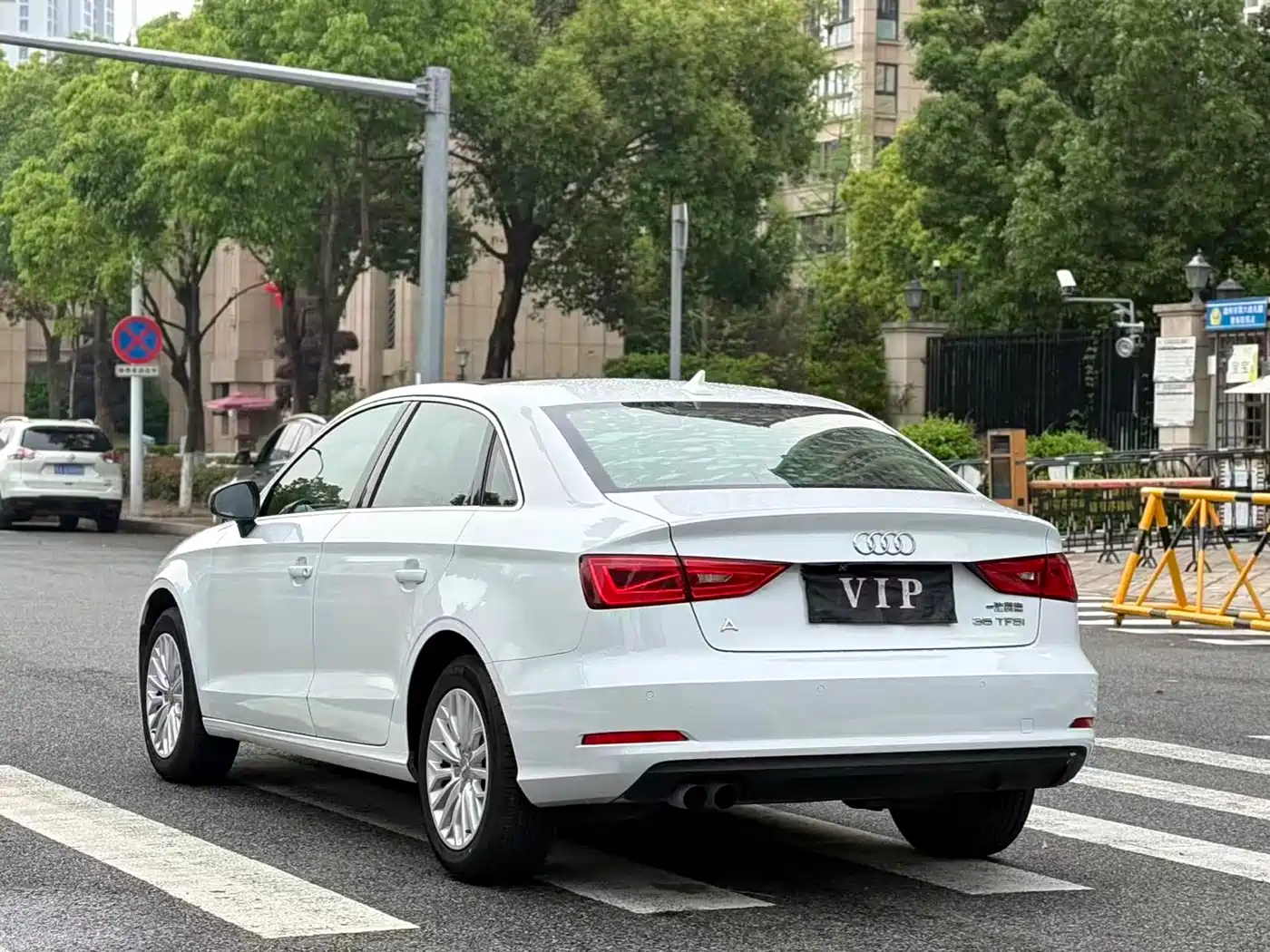 Audi A3 2016 Limousine 35 TFSI Leadership фото 16