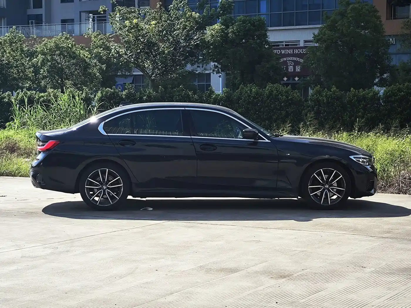 Photo 6 - BMW 3 Series