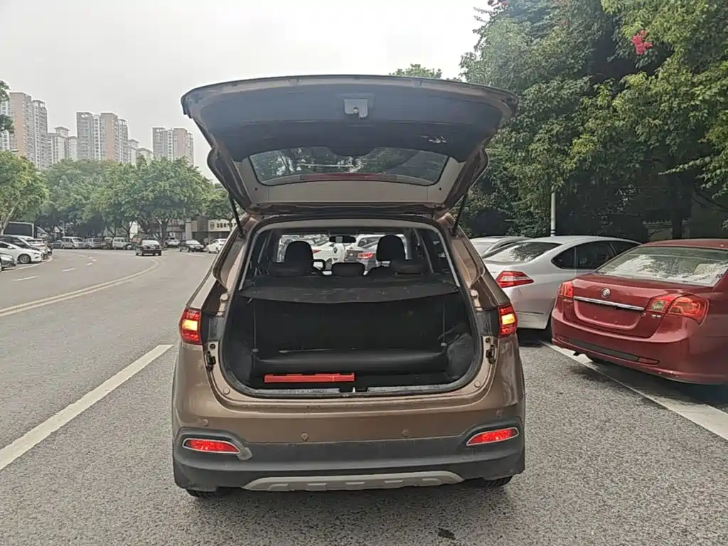 FAW Senya R7 2017 2017 Model 1.6L Automatic Smart