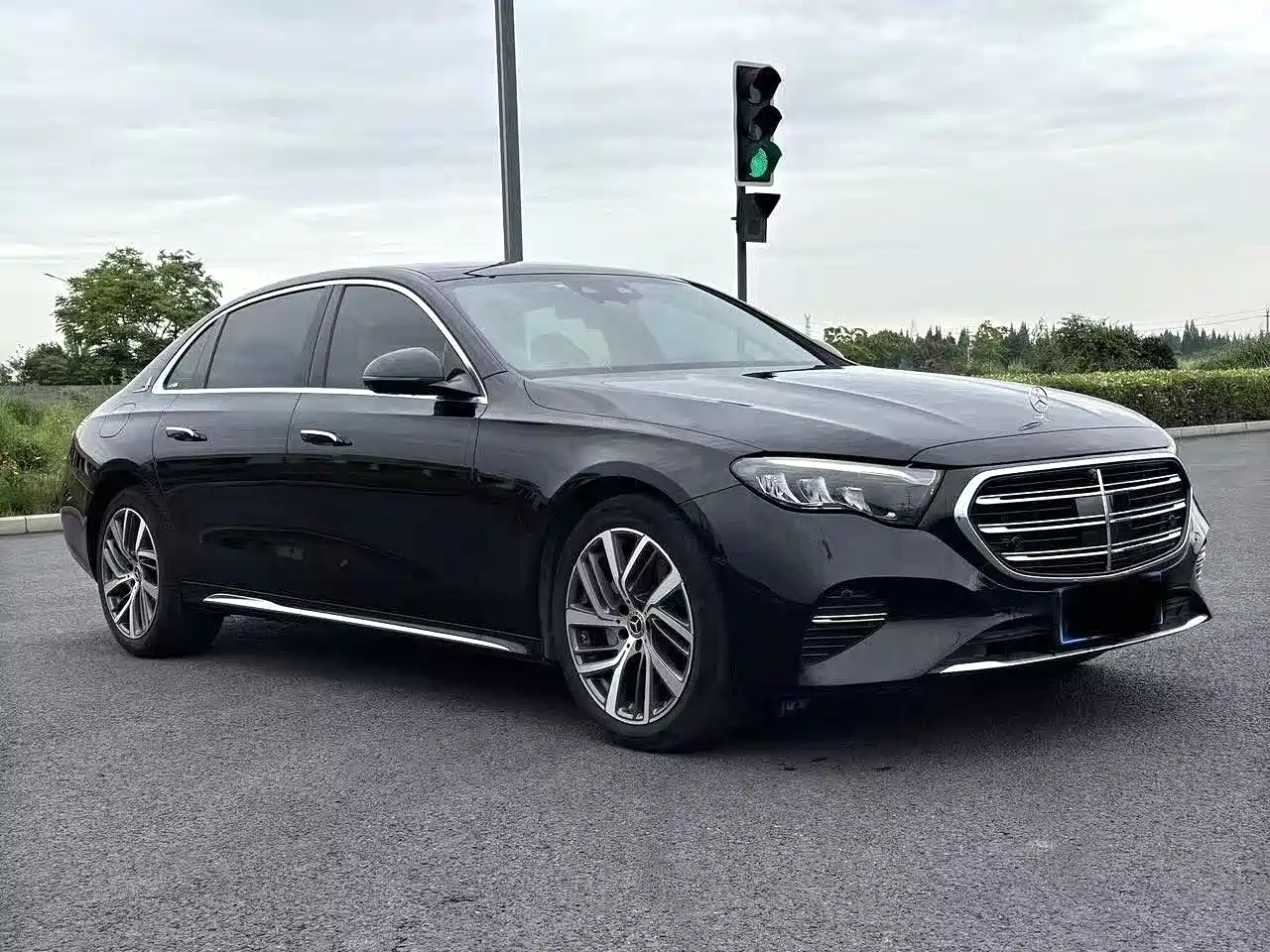 Mercedes-Benz E-Class 2024 E 300 L Fashion фото 3