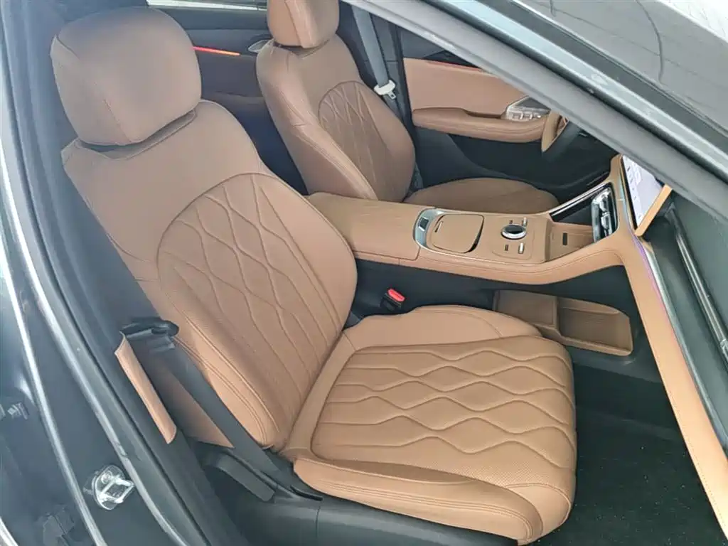 Geely Galaxy Galaxy A7 2025 EM-i 150km Long Voyage Edition фото 25