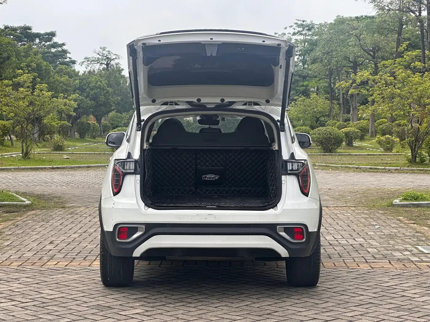 Lynk & Co 01 2019 2.0T 2WD Pro Edition China V фото 10