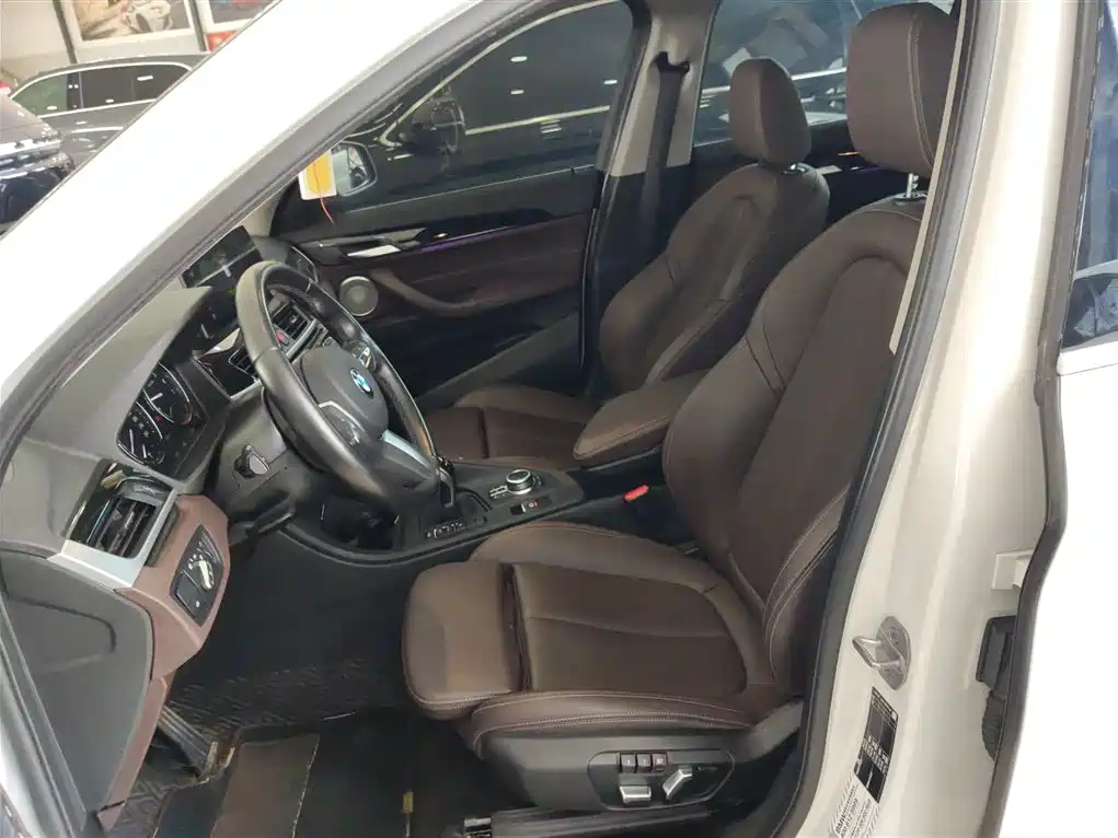 BMW X1 2022 sDrive25Li Leading фото 15