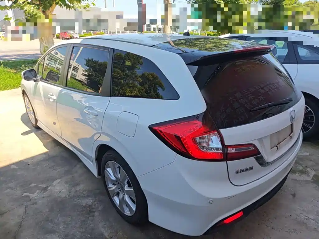 Honda Jade 2016 2016 1.8L Automatic Comfort Elite Version 5-seater