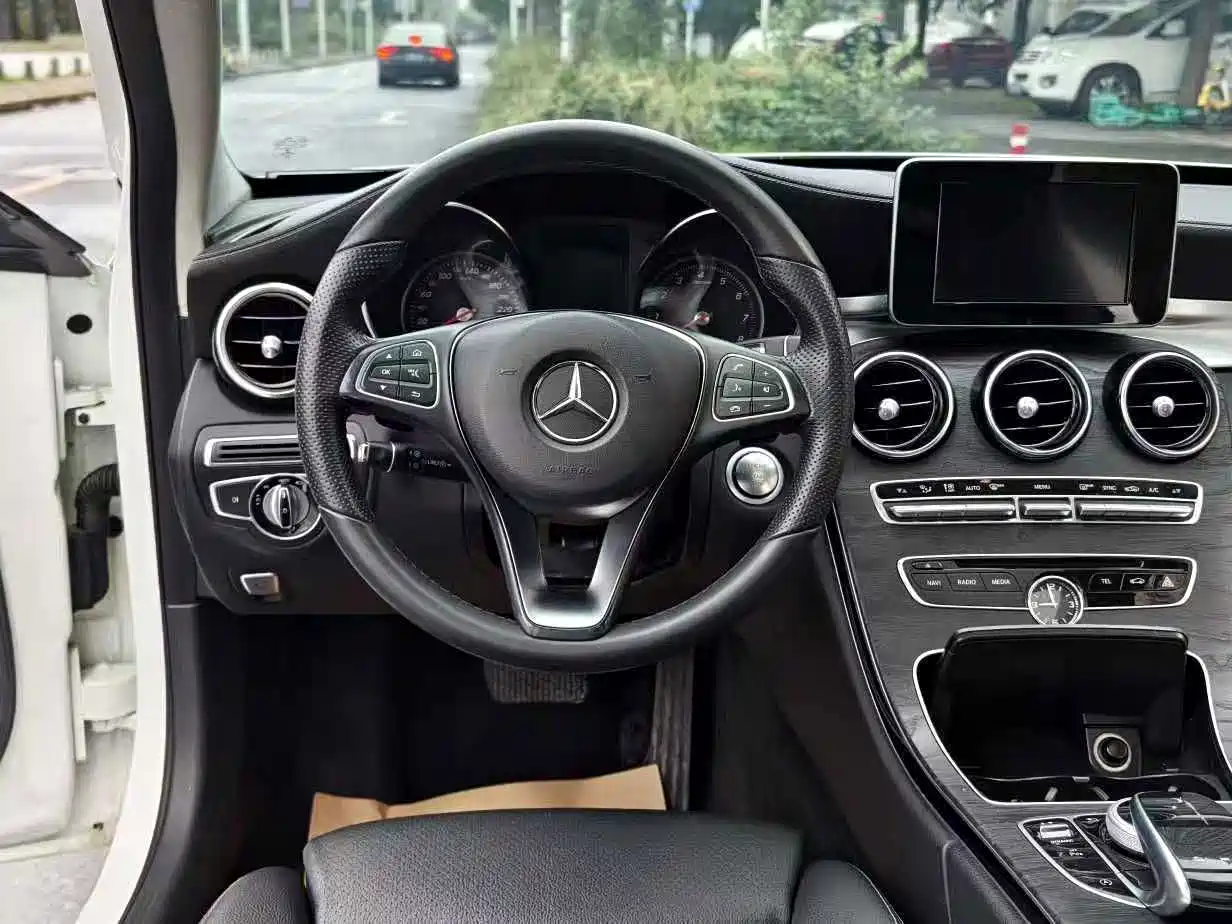Фото 14 - Mercedes-Benz C-Class
