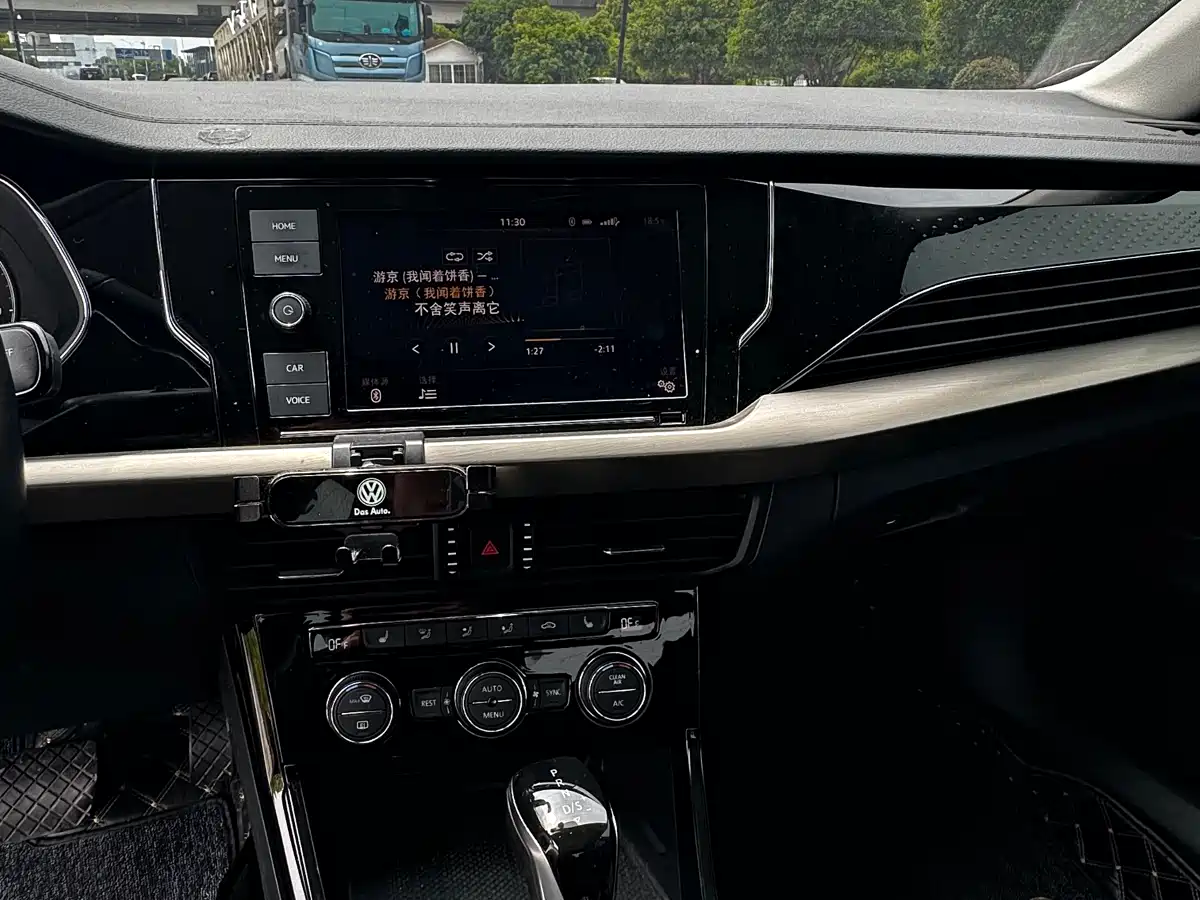 Volkswagen Passat 2020 330TSI Luxury Edition China V фото 11